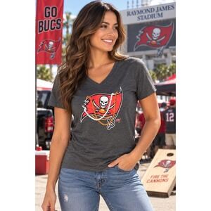 Tampa Bay Buccaneers Fanatics Womens L Gray V Neck Beaded Graphic NFL Shirt